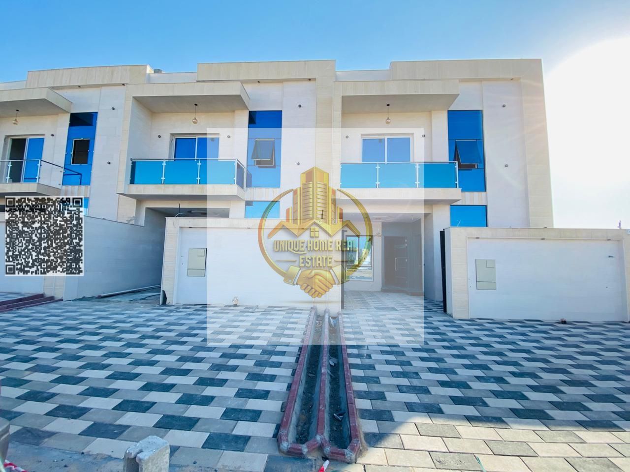 Two floors and a rooftop at an attractive price, including registration and ownership fees, freehold ownership for all nationality