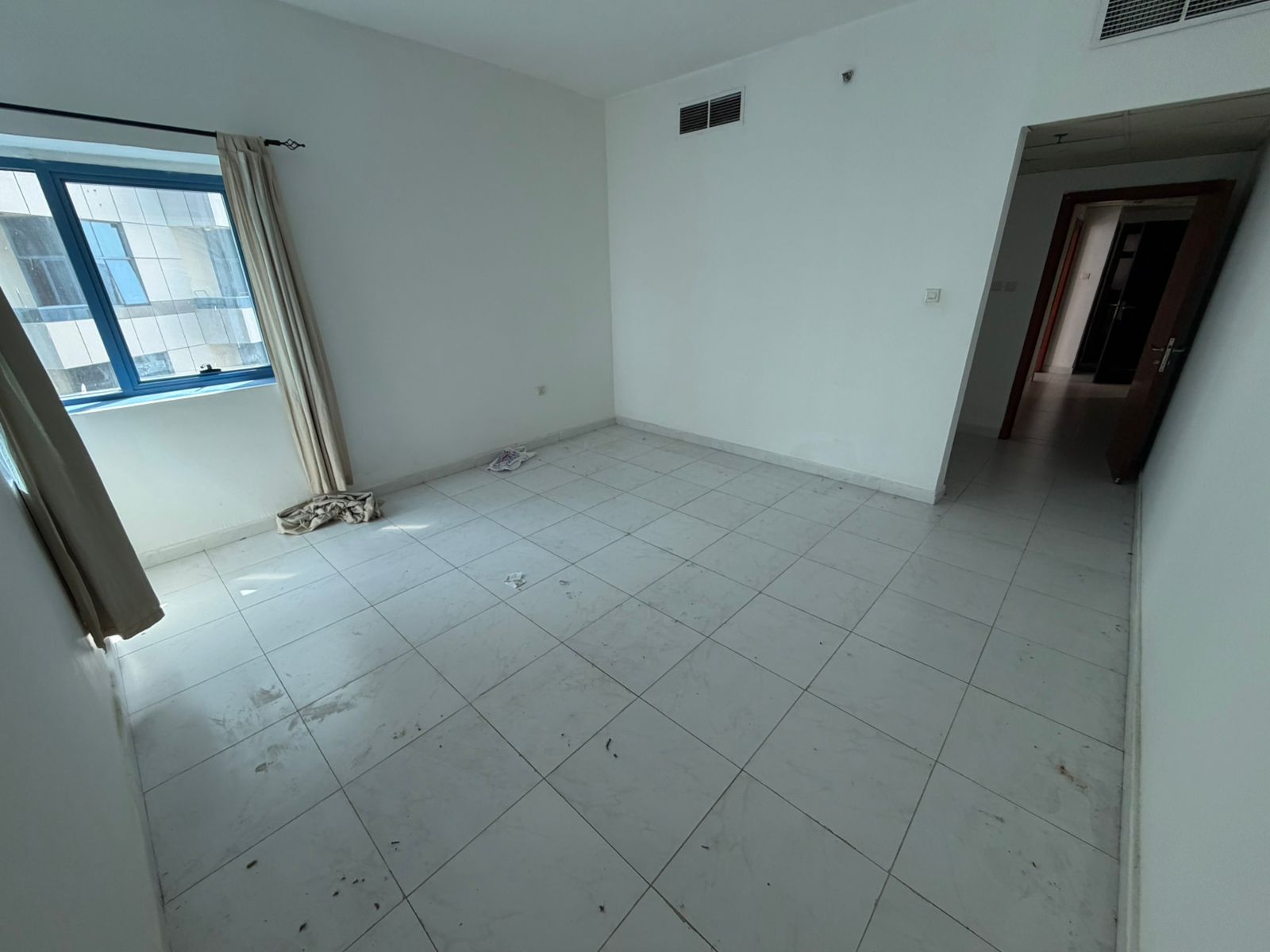 A distinctive apartment for rent in Falcon Towers – Al Rashidiya, Ajman at a special price.