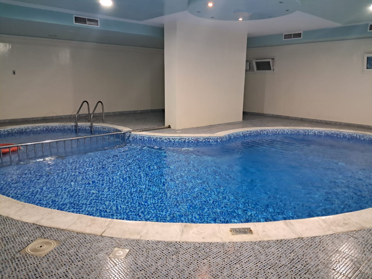Luxury 1bhk with 2WashRoom 1master bedroom gym pool free 10 days free rent 42k 4cheque payment Near by Sahara mall near by al nahda park