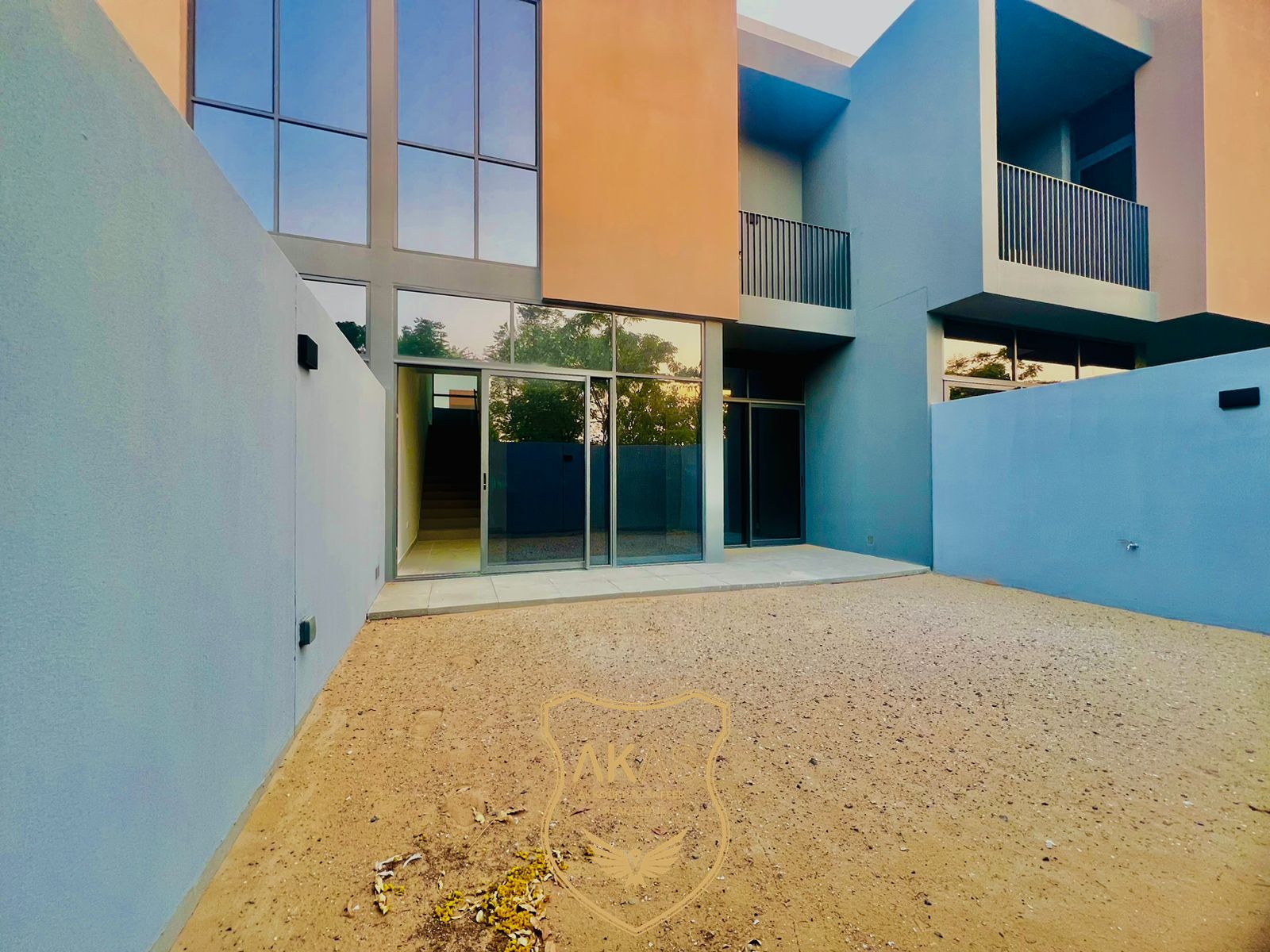 NO DEPOSIT/LUXURIOUS 2BHK/ REDY TO MOVE/ WITH ALL AMENITIES/