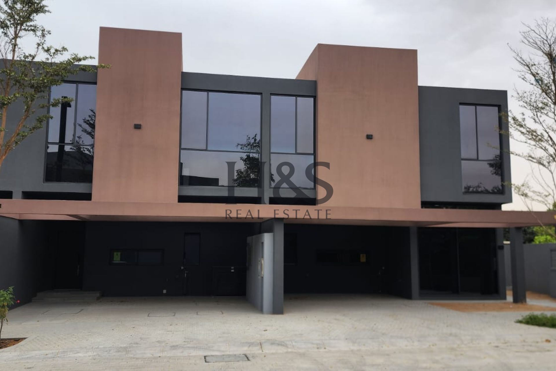 4BR Mid Townhouse | Spacious Layout | Premium Finish