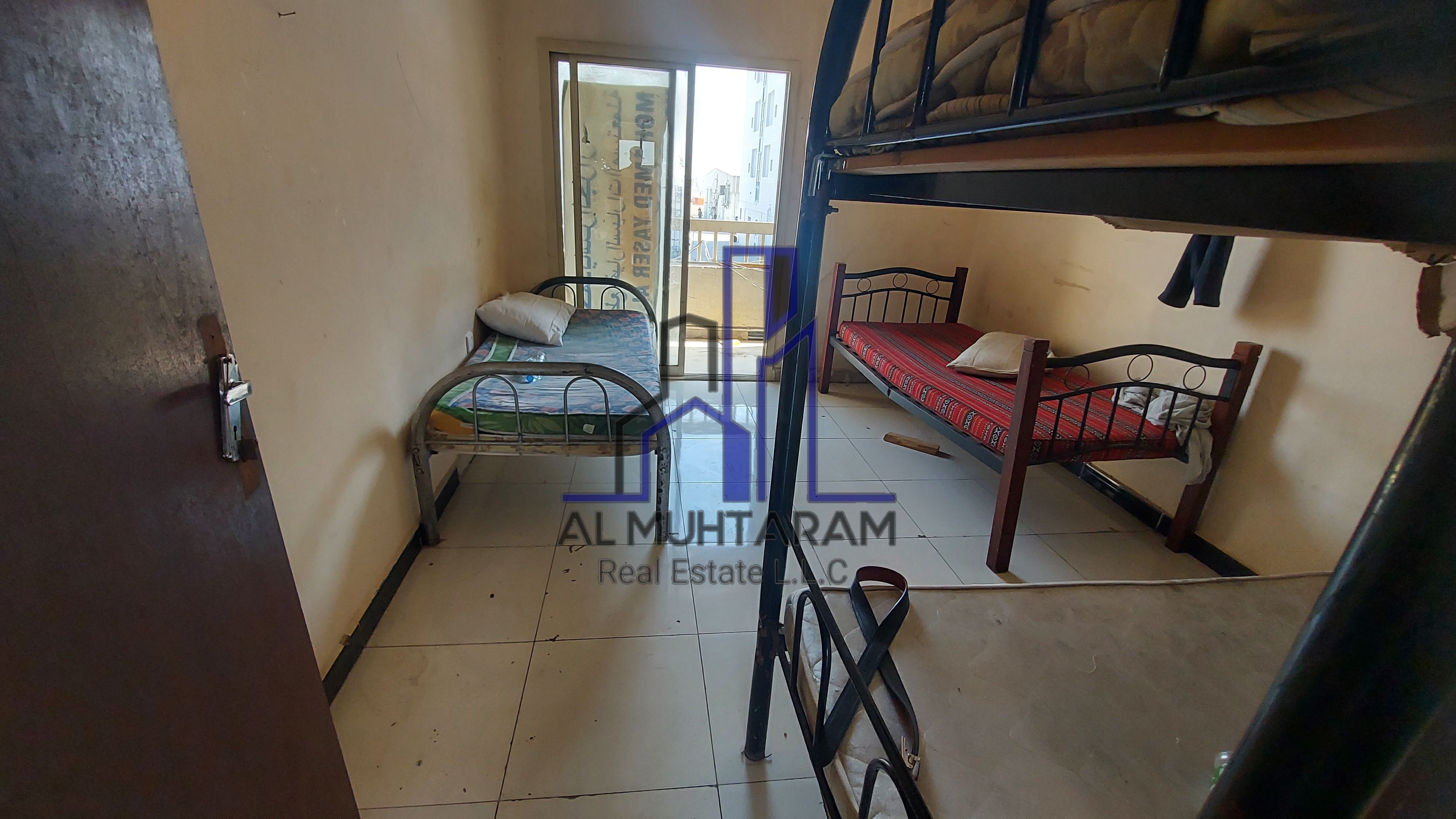Affordable studio for bachelor Prime location available