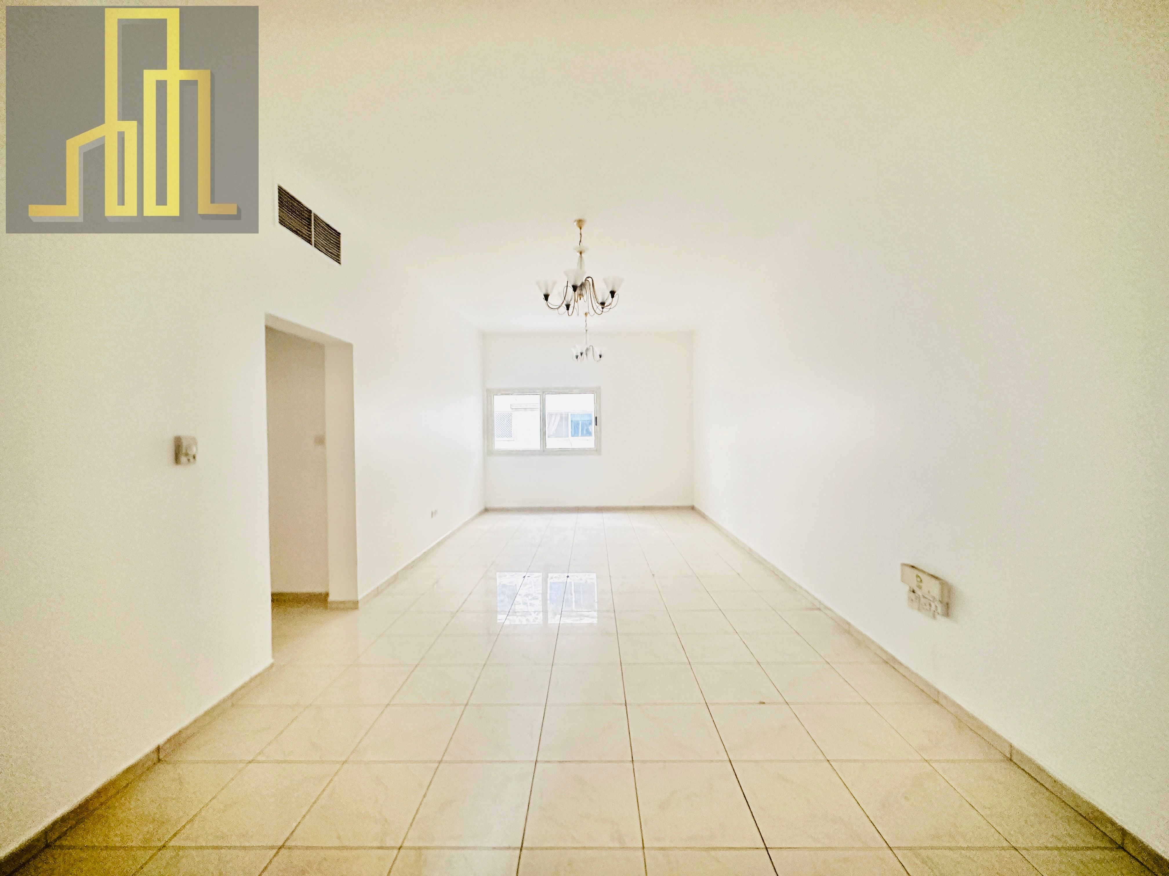 15 days free!! Spacious 2bhk with 1 Master Free Parking Infront