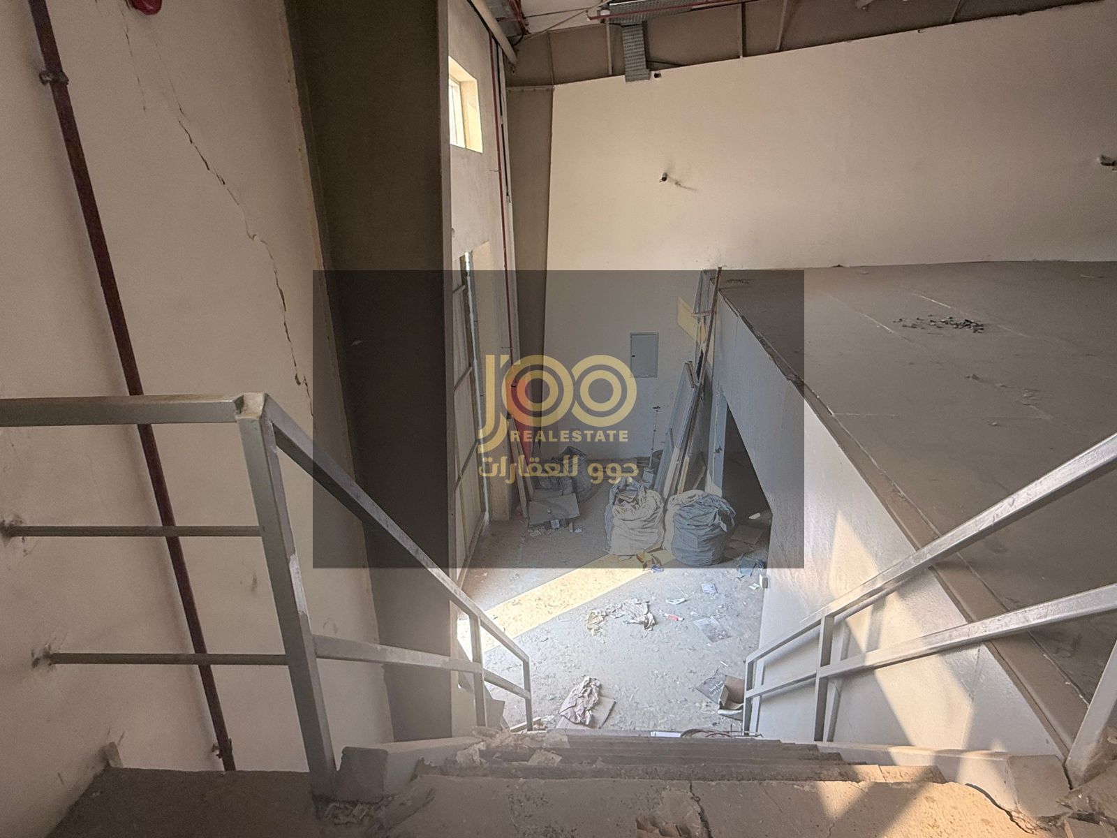 For rent, a distinctive warehouse in Umm Al Quwain, distinguished by its strategic location, designed to meet the needs of companies and factories.
