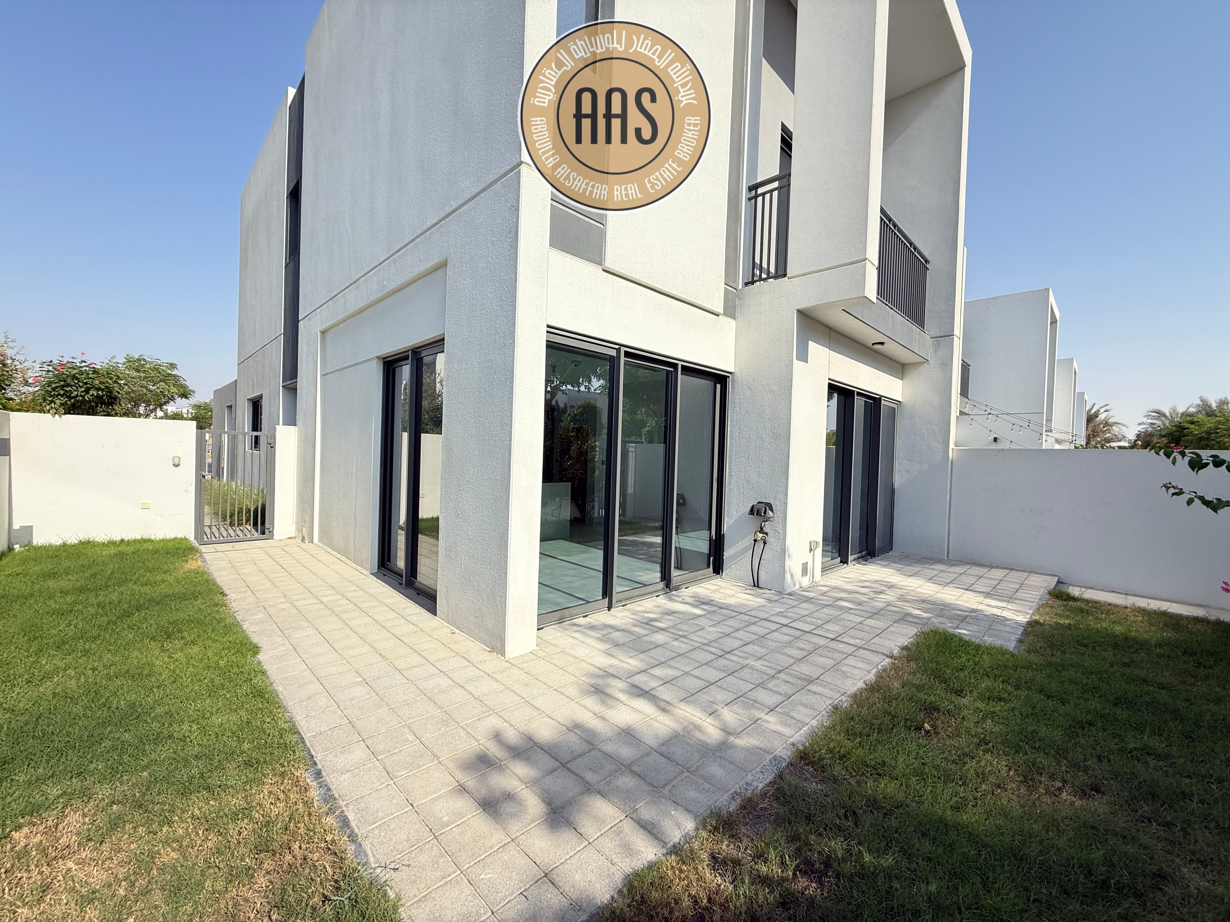 Deal of the day! 4BR+Maid’s Townhouse Villa For Rent in La Rosa Villanova