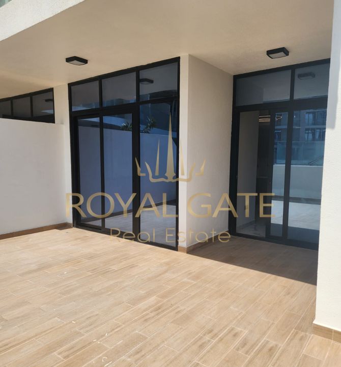 Best Deal | Fabulous 1BR Apt | Swimming Pool View | Furnished