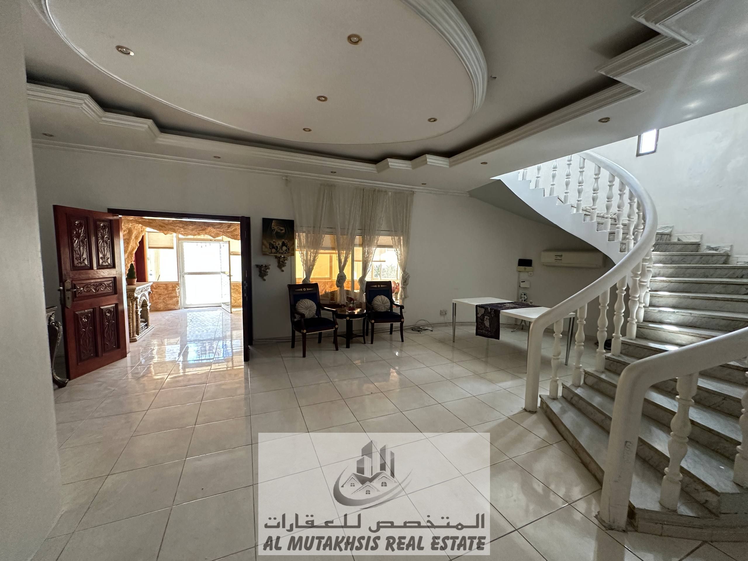 villa 3BHK for rent in Al Falaj area near Al Falaj Park