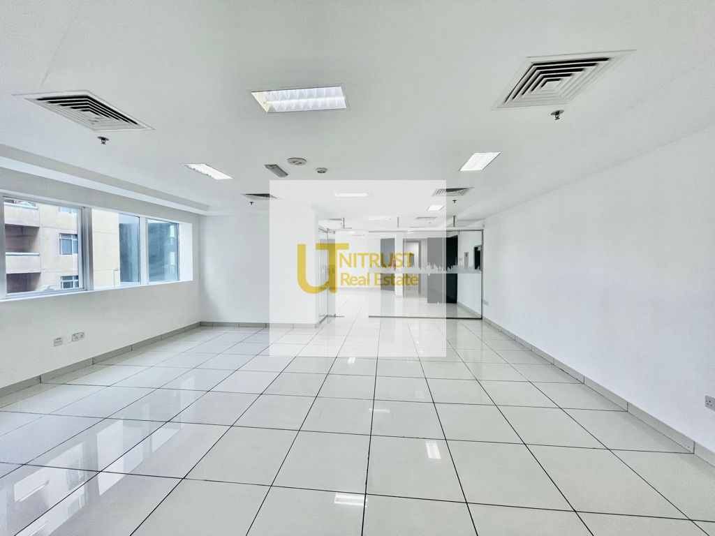 SEMI-FURNISHED OFFICE | 5 PARTITIONS | CHILLER FREE | PRIME LOCATION