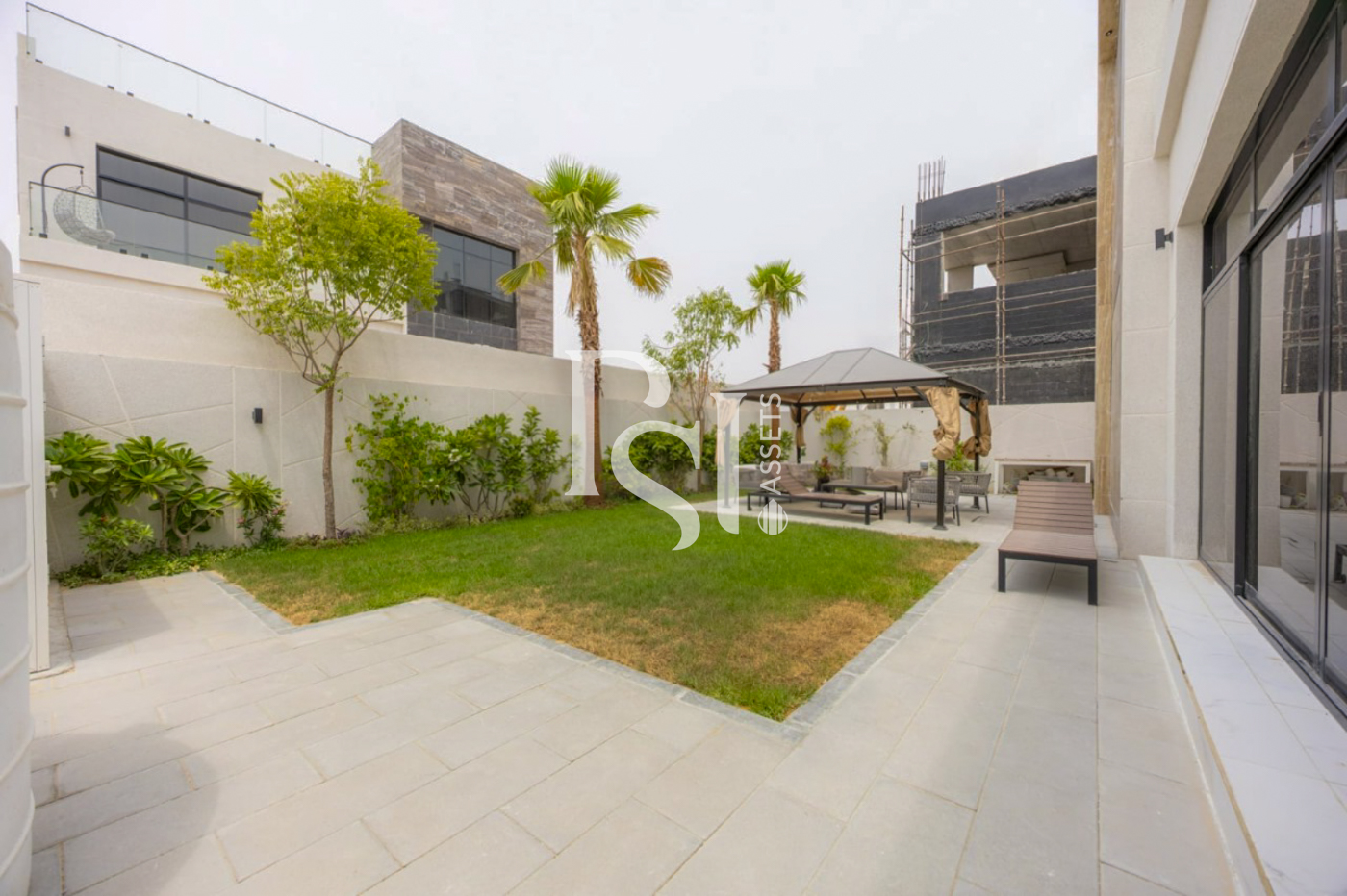 Prime Location | 2 Balconies | Luxurious Living