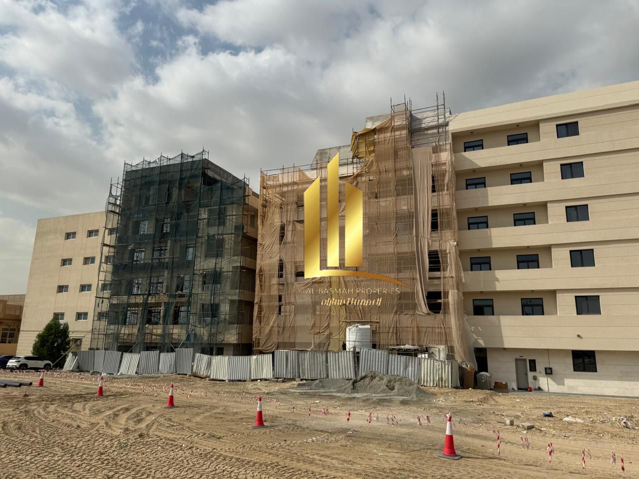 Commercial land for sale in Sharjah, Al Falah, near the mosque and park. Freehold ownership for Arabs.