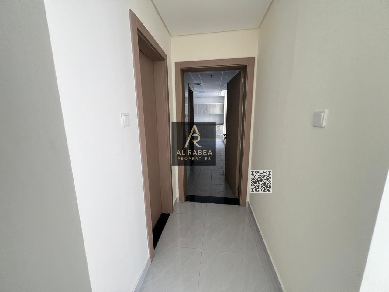 Penthouse for rent - Size: 2,700 sq ft - Details: - 3 master bedrooms - Large living room
