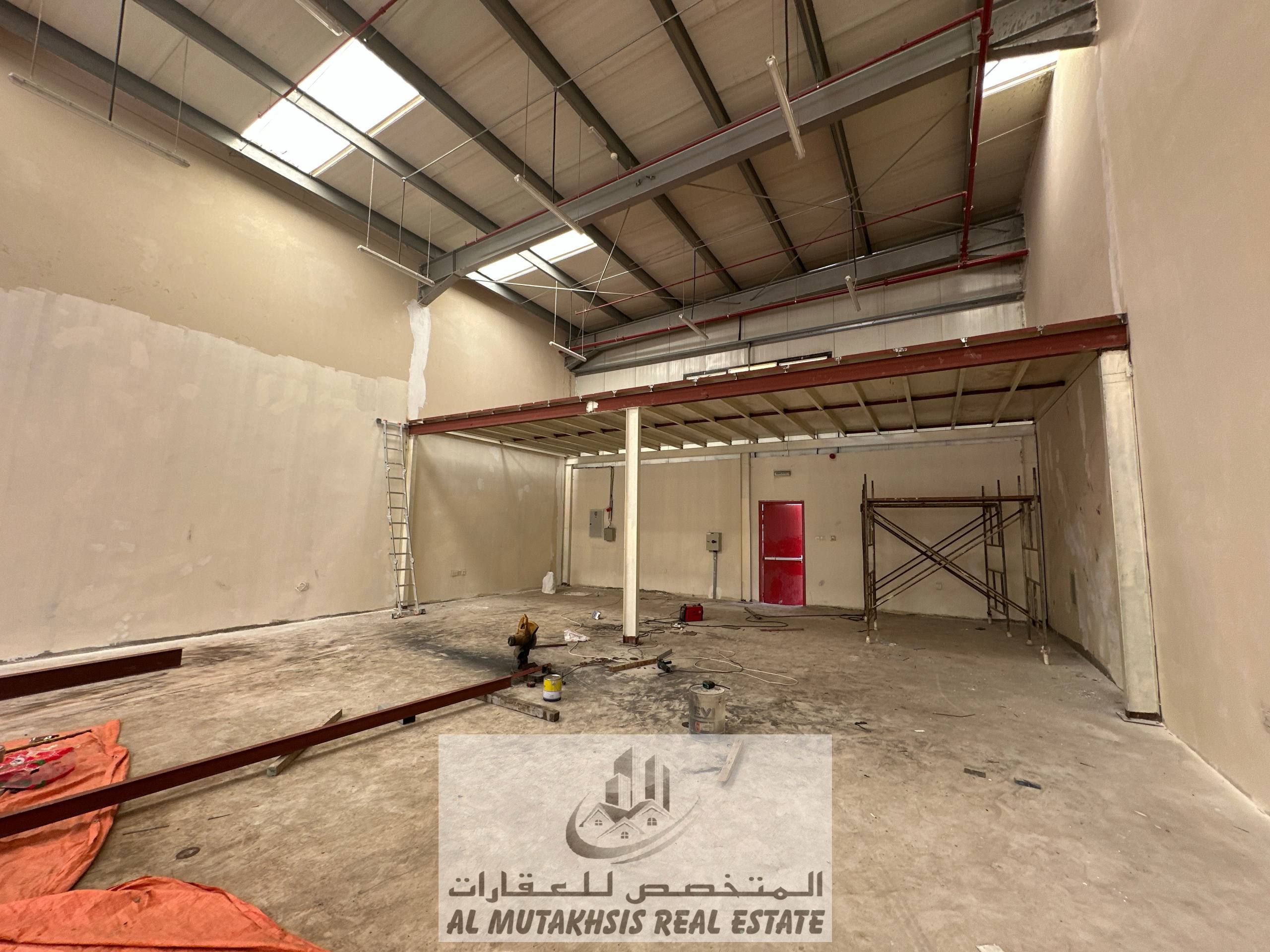 For rent warehouse 3000 sqft with 50 kv electricity in AlSajja with mezzanine