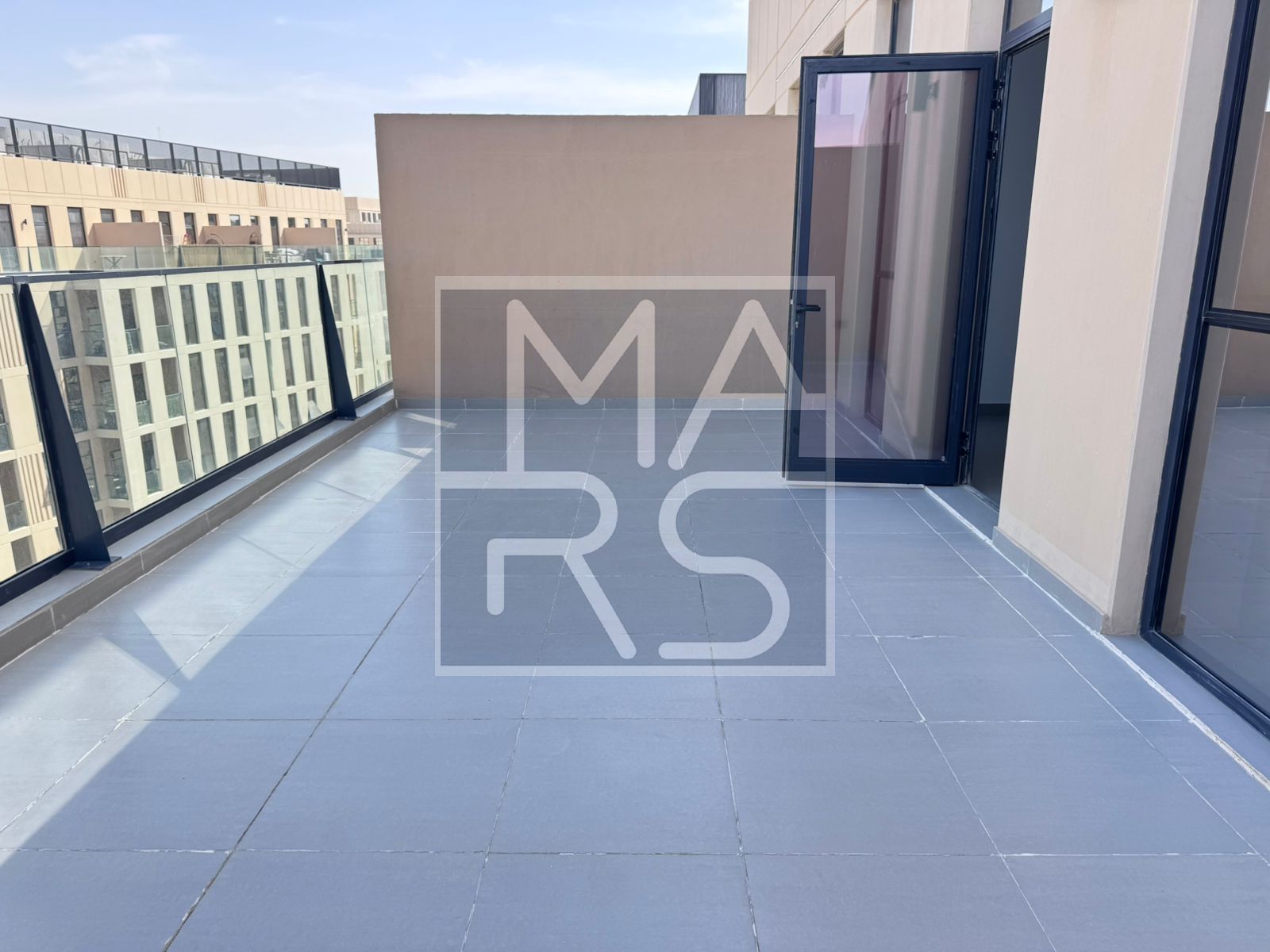 Spacious 1BR | 2 Bathrooms | SW4 Building | Prime Location