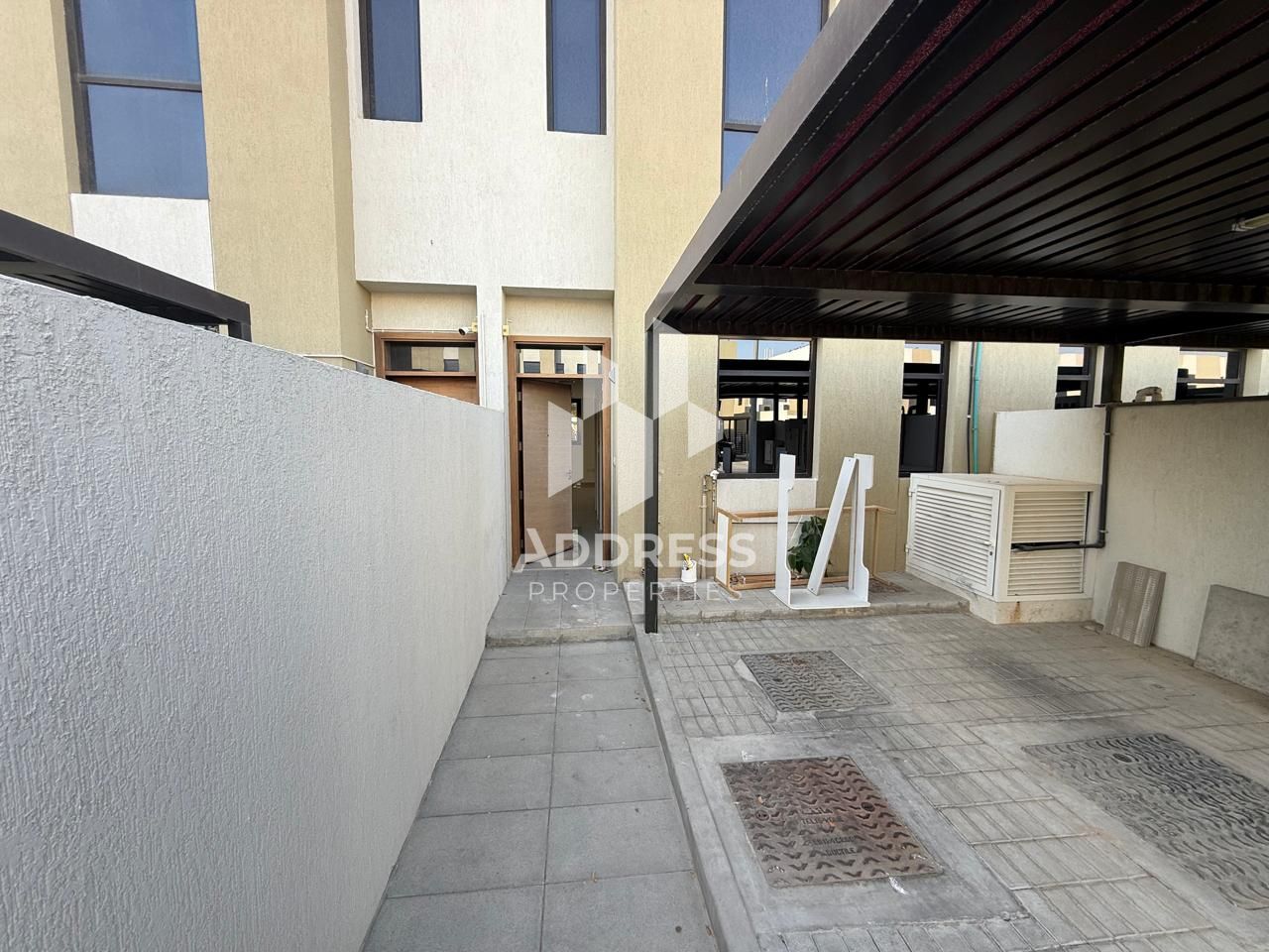 Luxury 2-Bedroom Townhouse in a Prime Location – Nasmeh Residences
