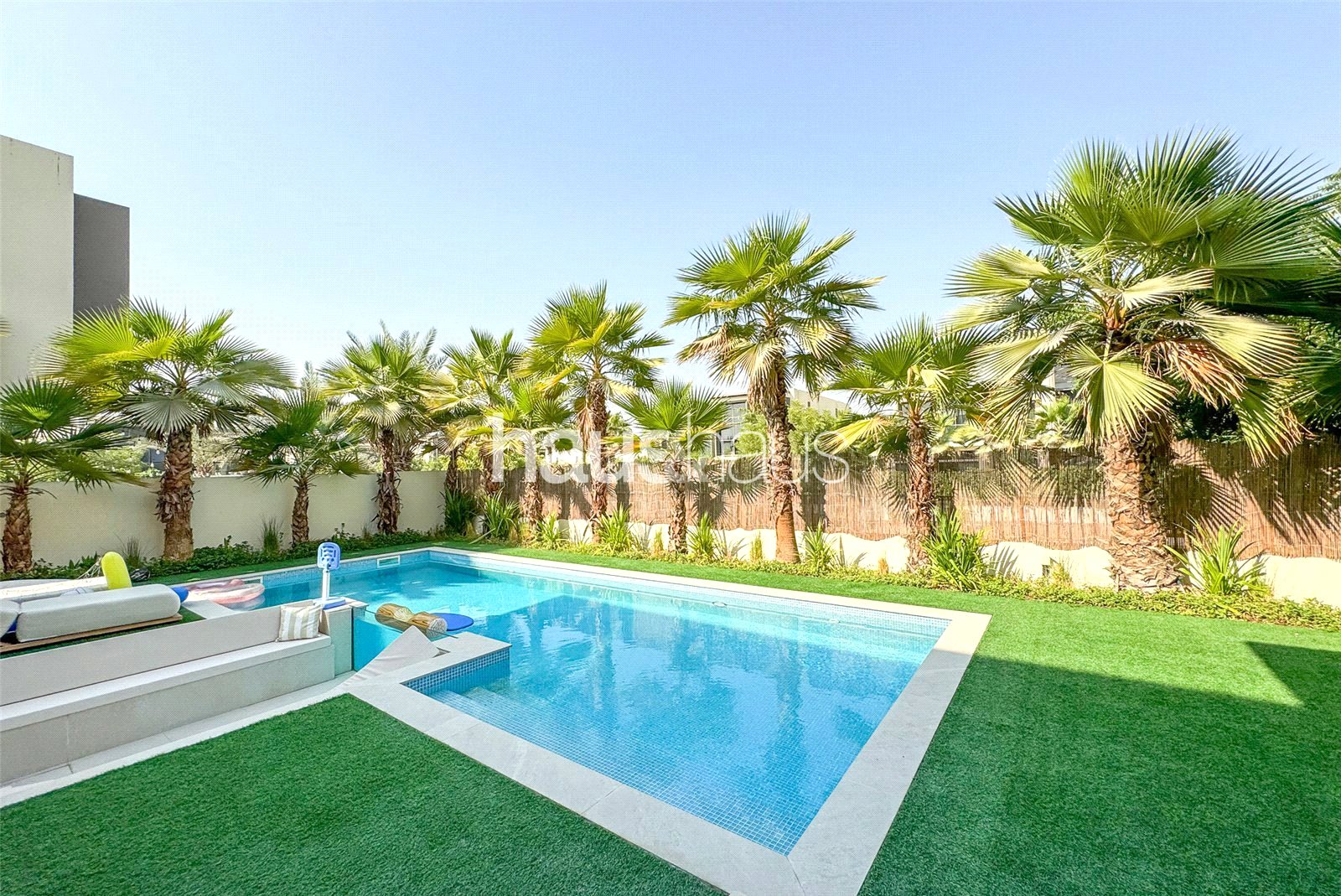 Private Pool | Internal Location | Vacant March