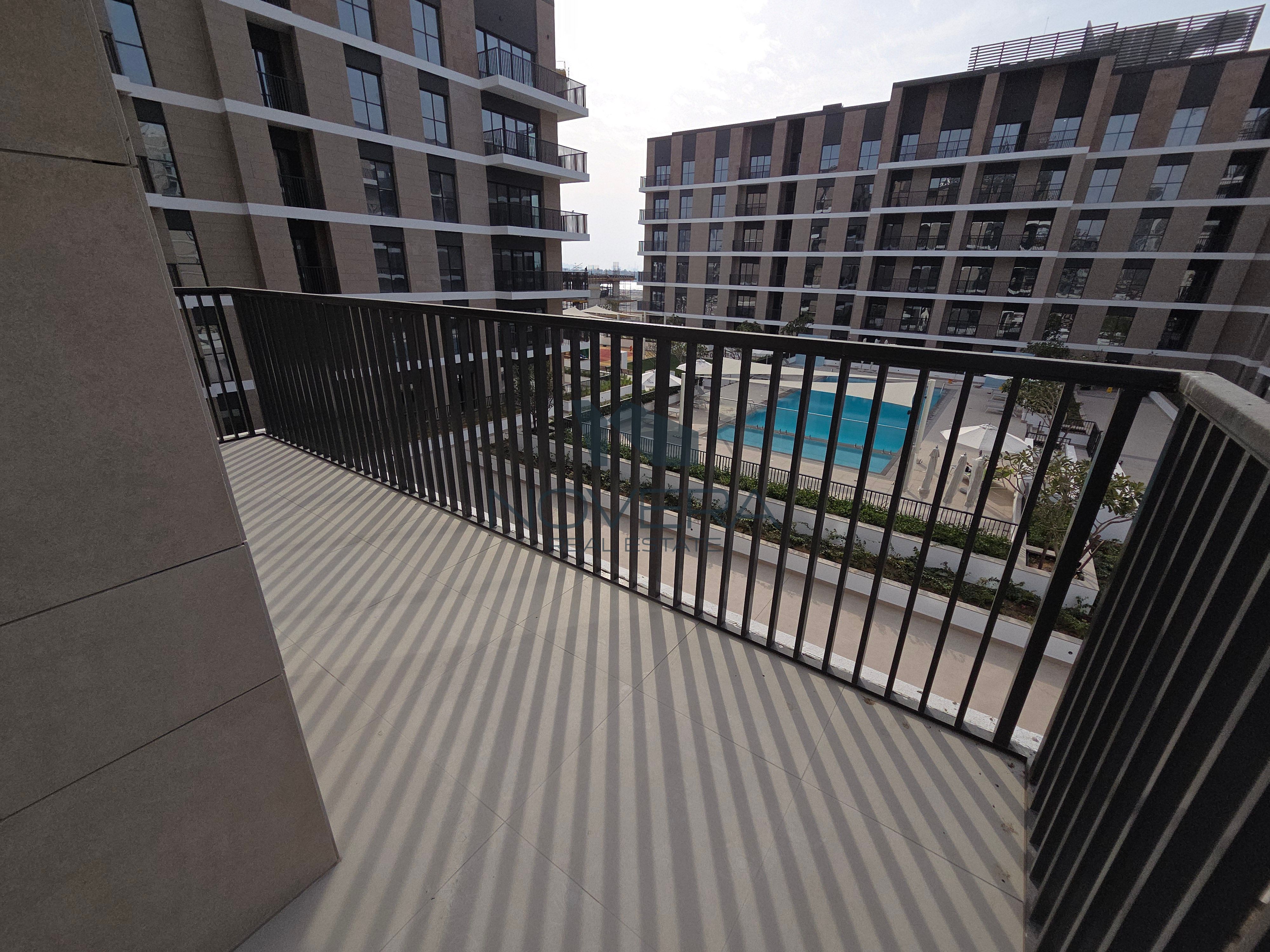 WATERFRONT | CORNER | FREE HOLD