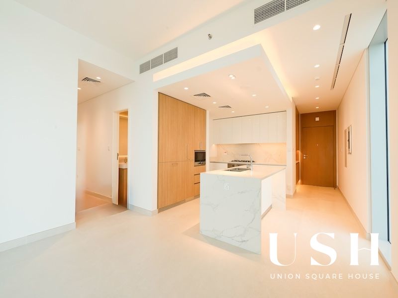 Contemporary | Ellington |Golf + Pool View + Villa