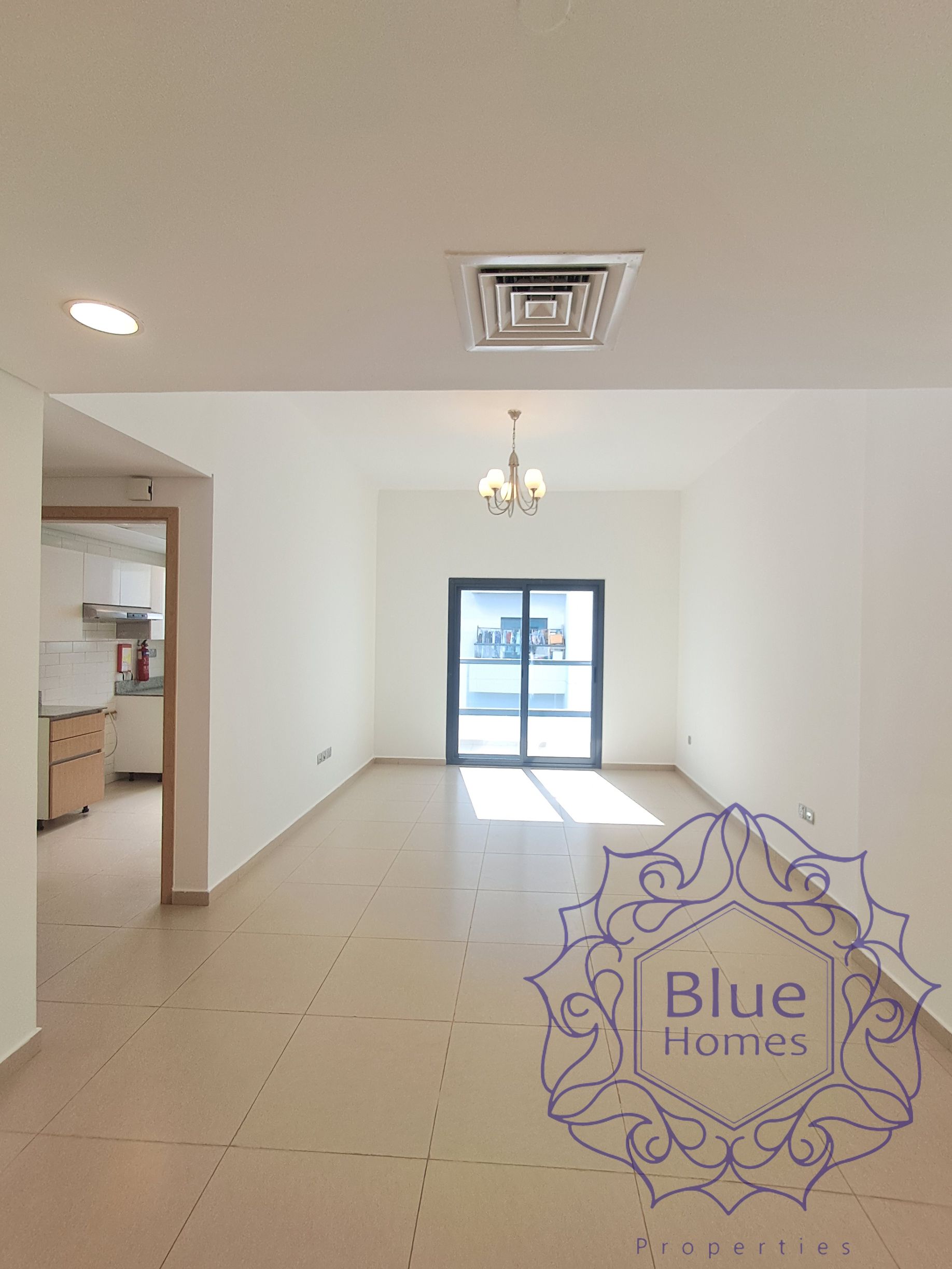 Spacious Luxury 2bhk apartment | laundry room | Close kitchen | Near to metro