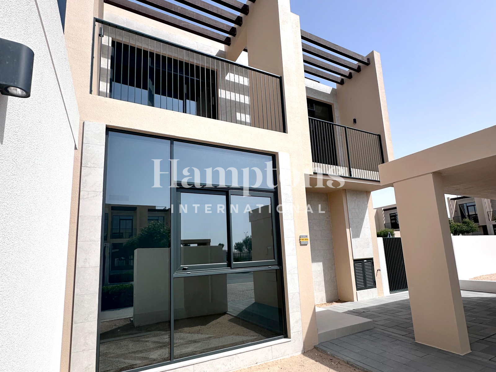 CORNER UNIT | BIG PLOT | READY TO MOVE IN