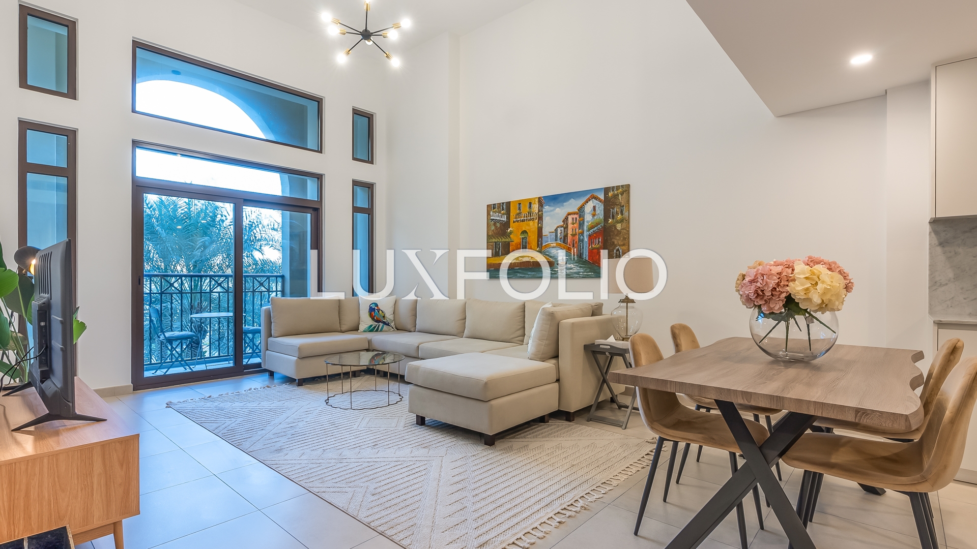 Largest Rare Layout /High Ceilings/Genuine Resale
