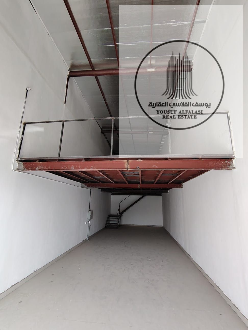 A distinctive showroom for rent in Ajman Industrial Area 1 – 7 meters high, attractive price with cash payment option, 1290 sq ft.