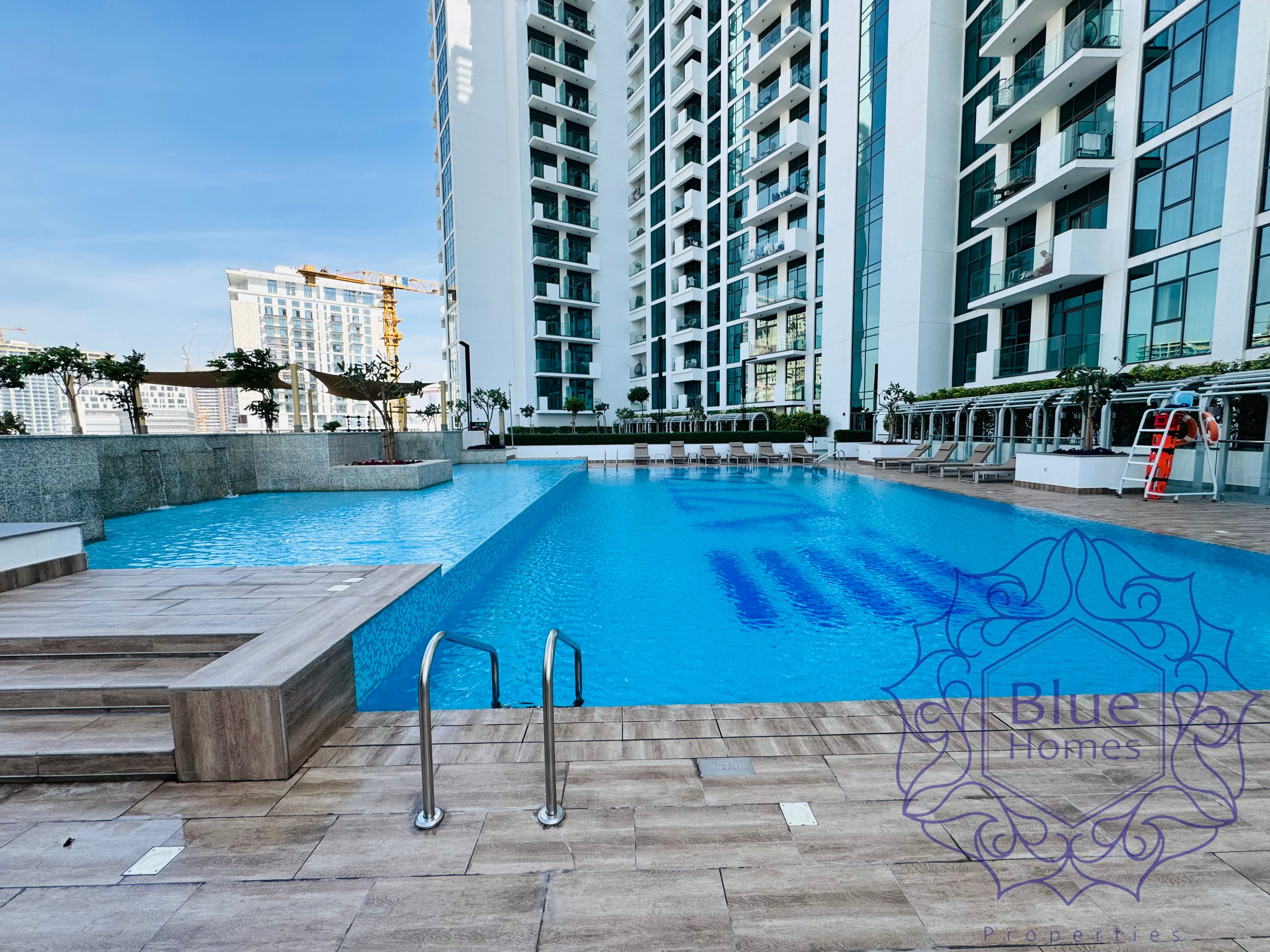 Creek View | Spacious 1 BR | Vacant| Prime Location