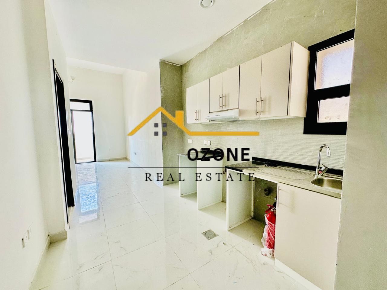 Brand new Studio ~ with balcony ~ unique layout ~ 4/6cheque payment ~ only 35k