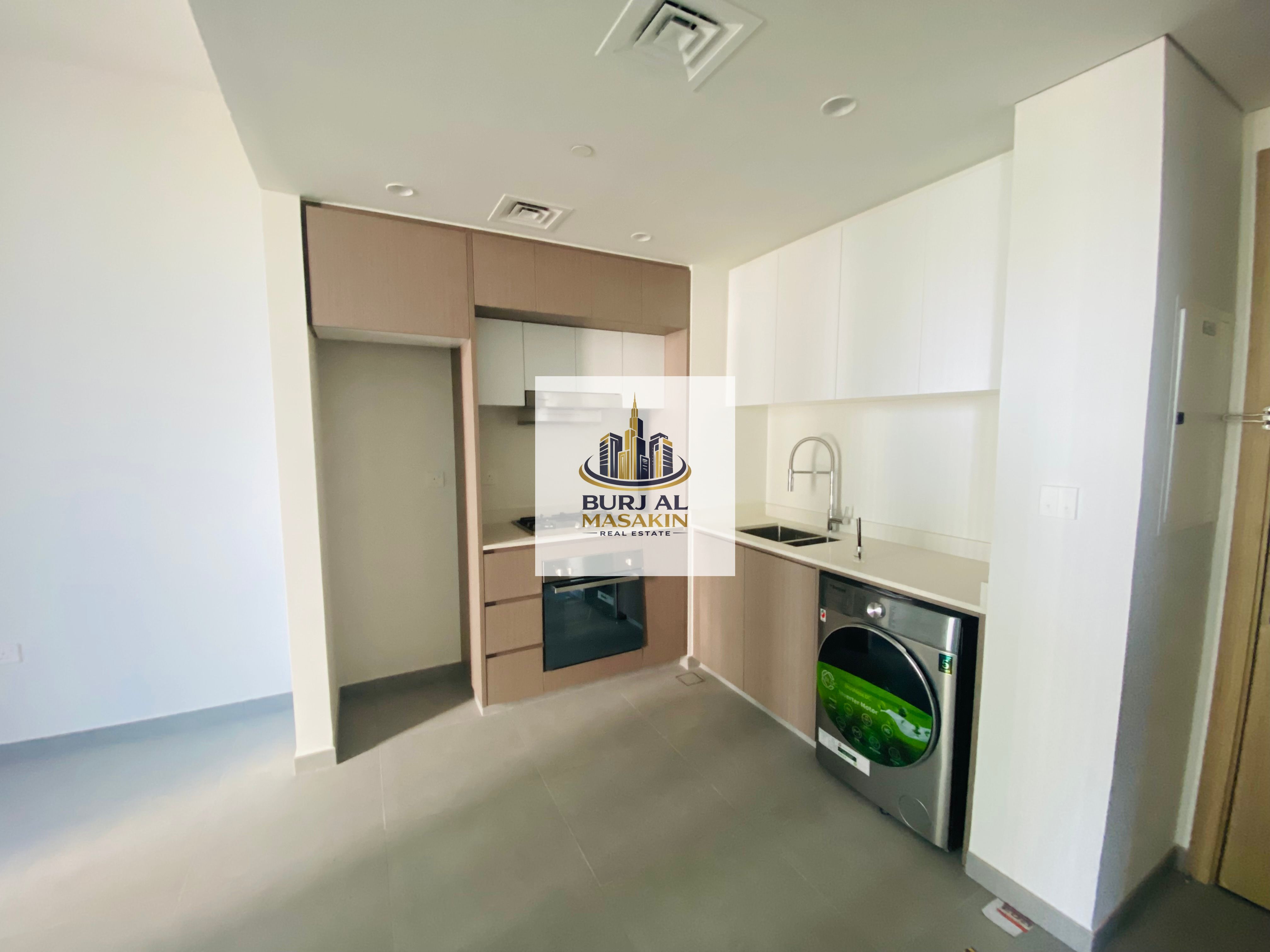 Modern 1 Bedroom Apartment for Rent in Boulevard – Al Jada