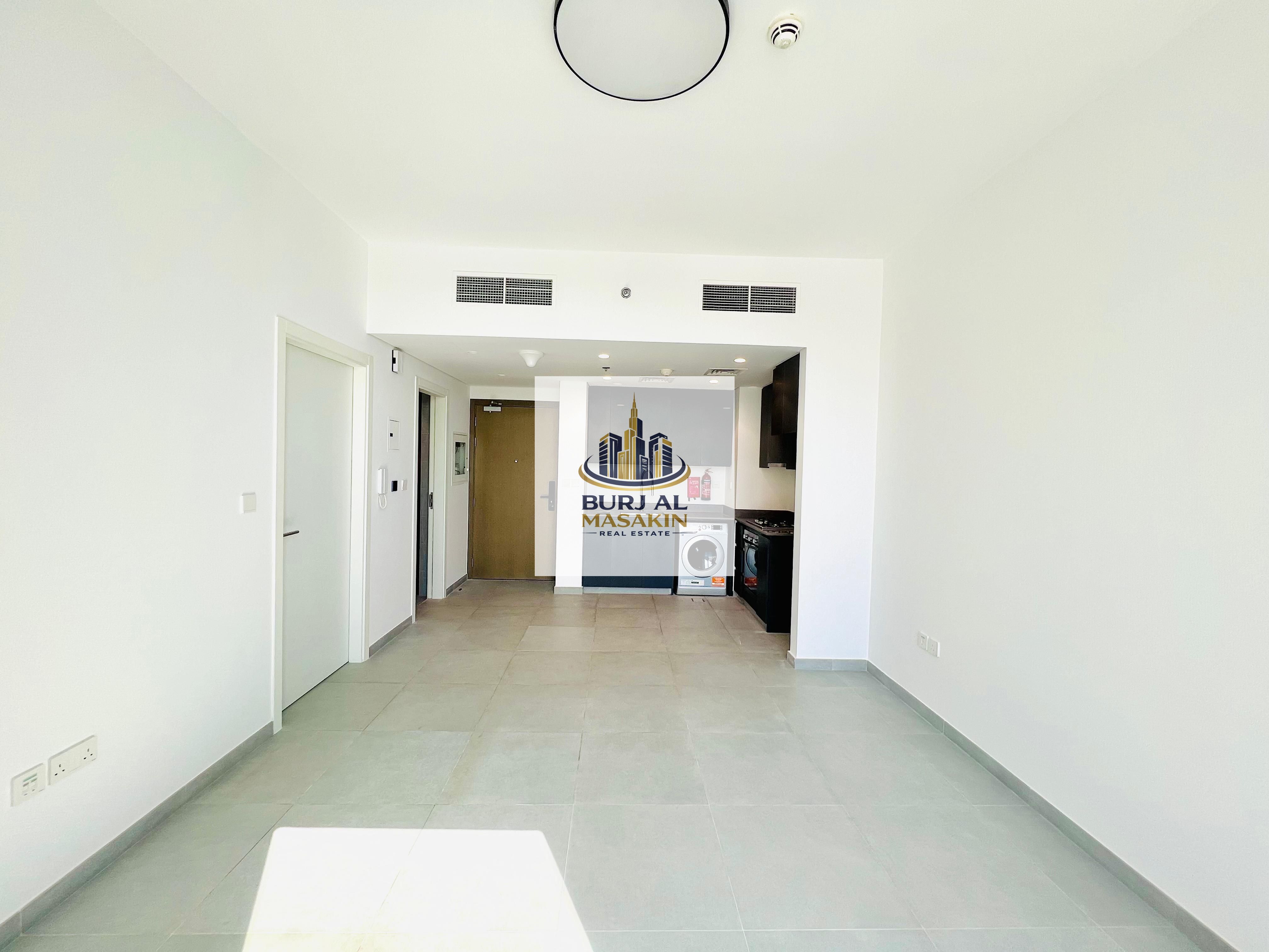 AED 63K | Spacious 1BHK | 2 Washrooms | Balcony | 960 Sqft | Tiraz Aljada