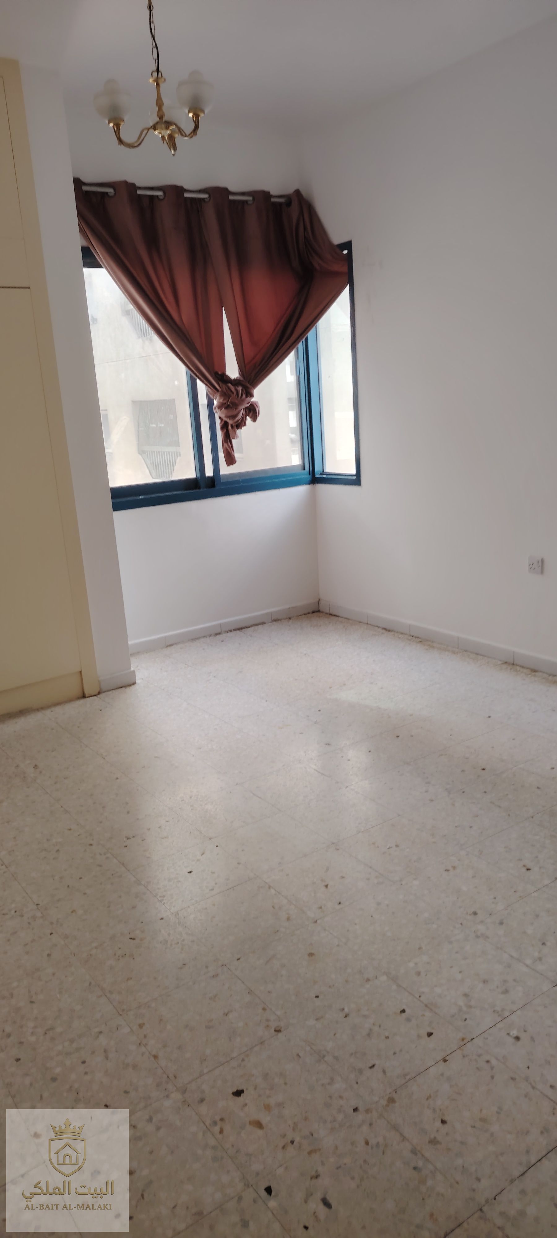 Two bedrooms and a living room in Al Majaz 3 with a balcony and open view, close to all essential services: Shops Restaurants Security cameras Near Al Majaz Corniche Payment options available: four or six installments