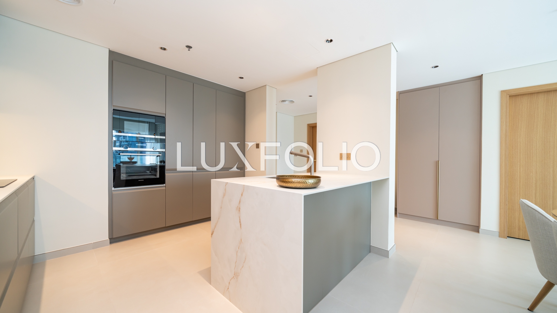 FULLY UPGRADED | VACANT | BEST LAYOUT