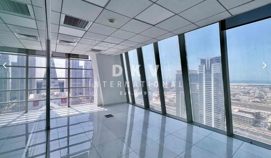 PRIME OFFICE | PARTITIONED| OPEN BALCONY