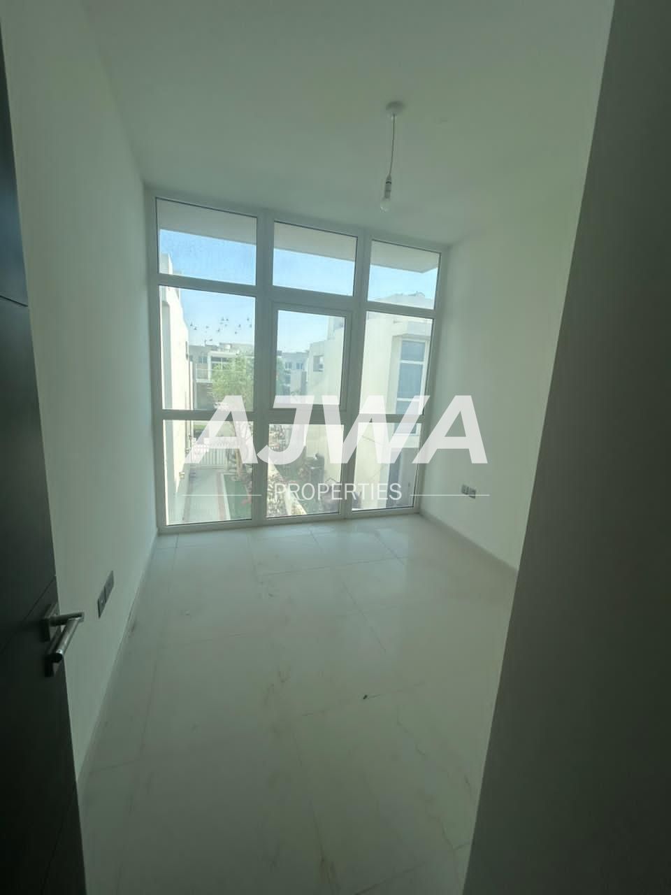 3 Bedroom Townhouse Ready to Move