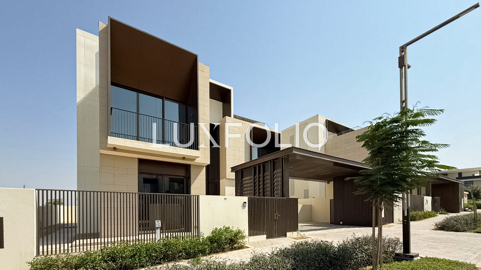 Corner Plot | Burj Khalifa View | Ready To Move