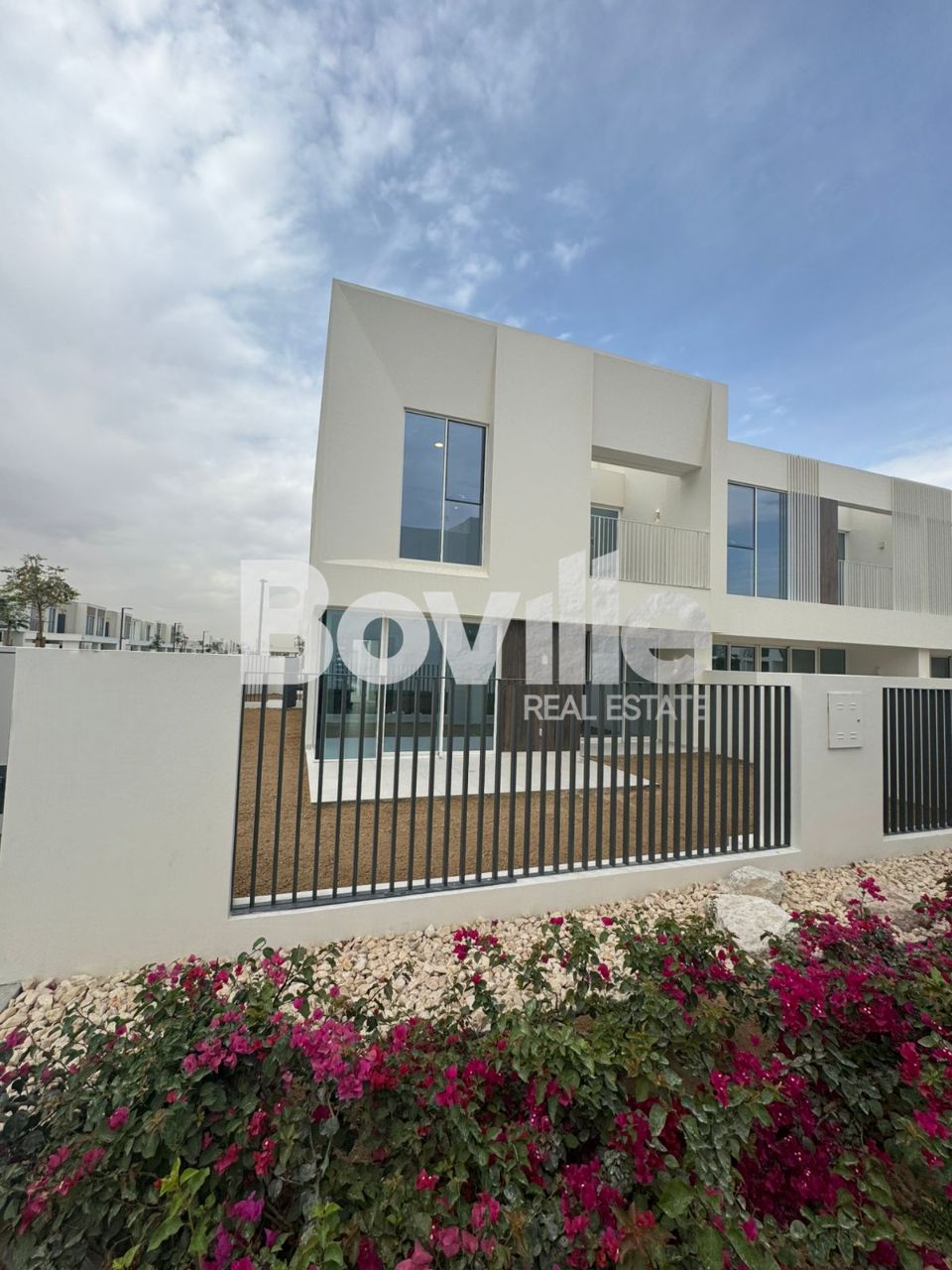 BRAND NEW | SINGLE ROW | CORNER UNIT | CLOSE TO AMENITIES