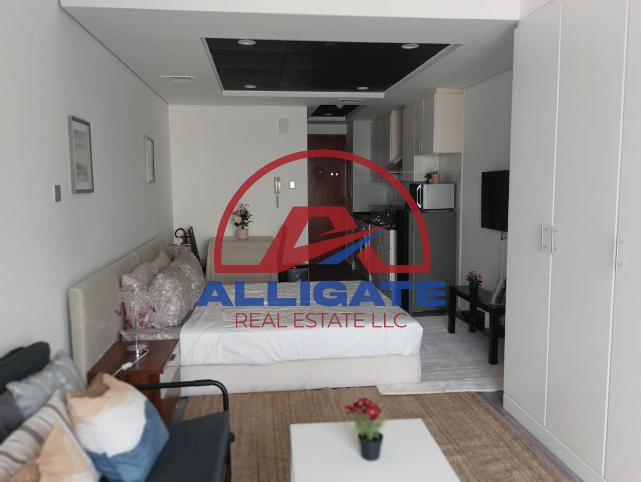 Best Deal || Huge Layout || Close to Metro