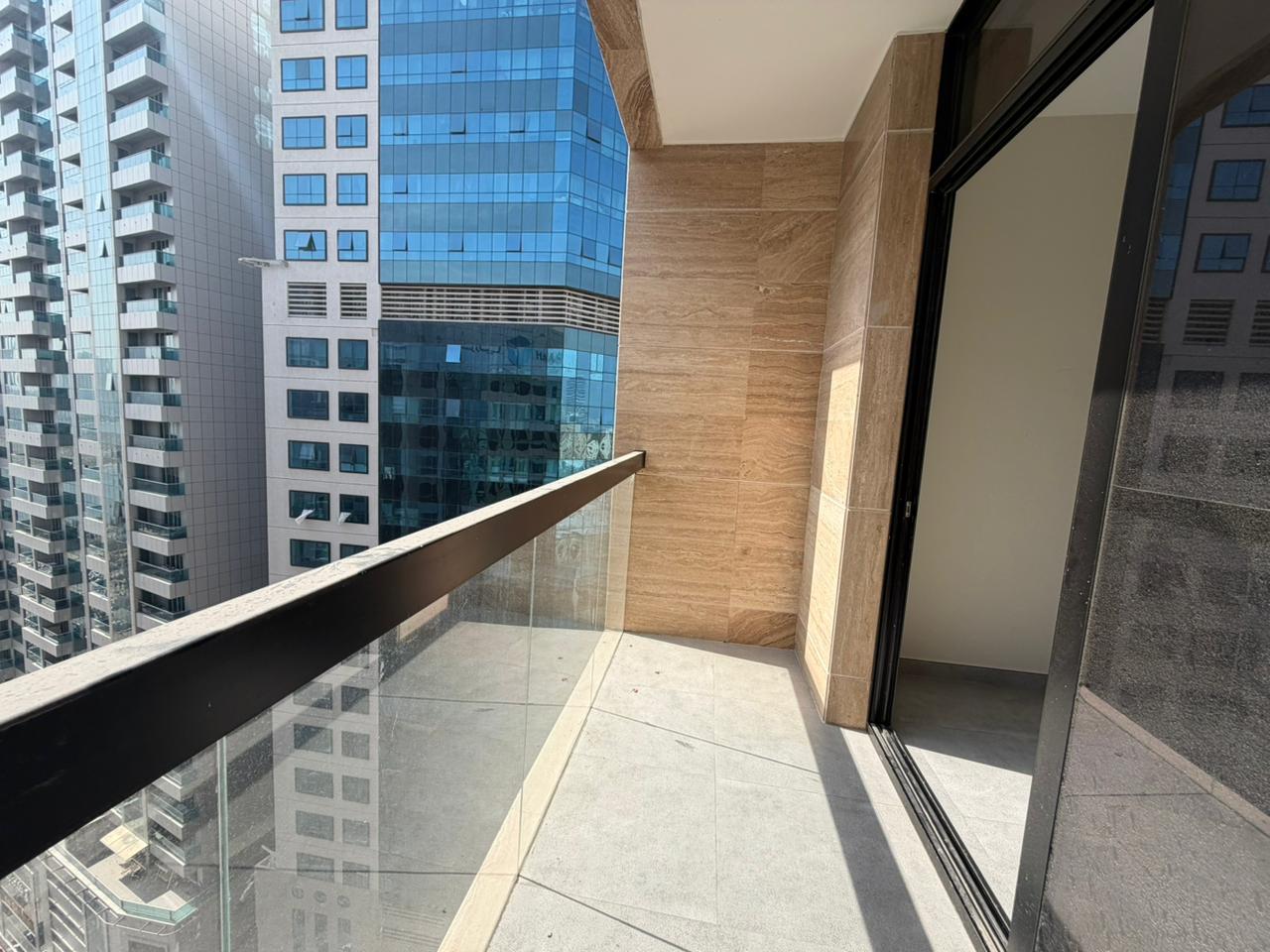 Includes a free chiller, large spaces, superb apartment finishes, and with open view , in a vibrant location close to all services.