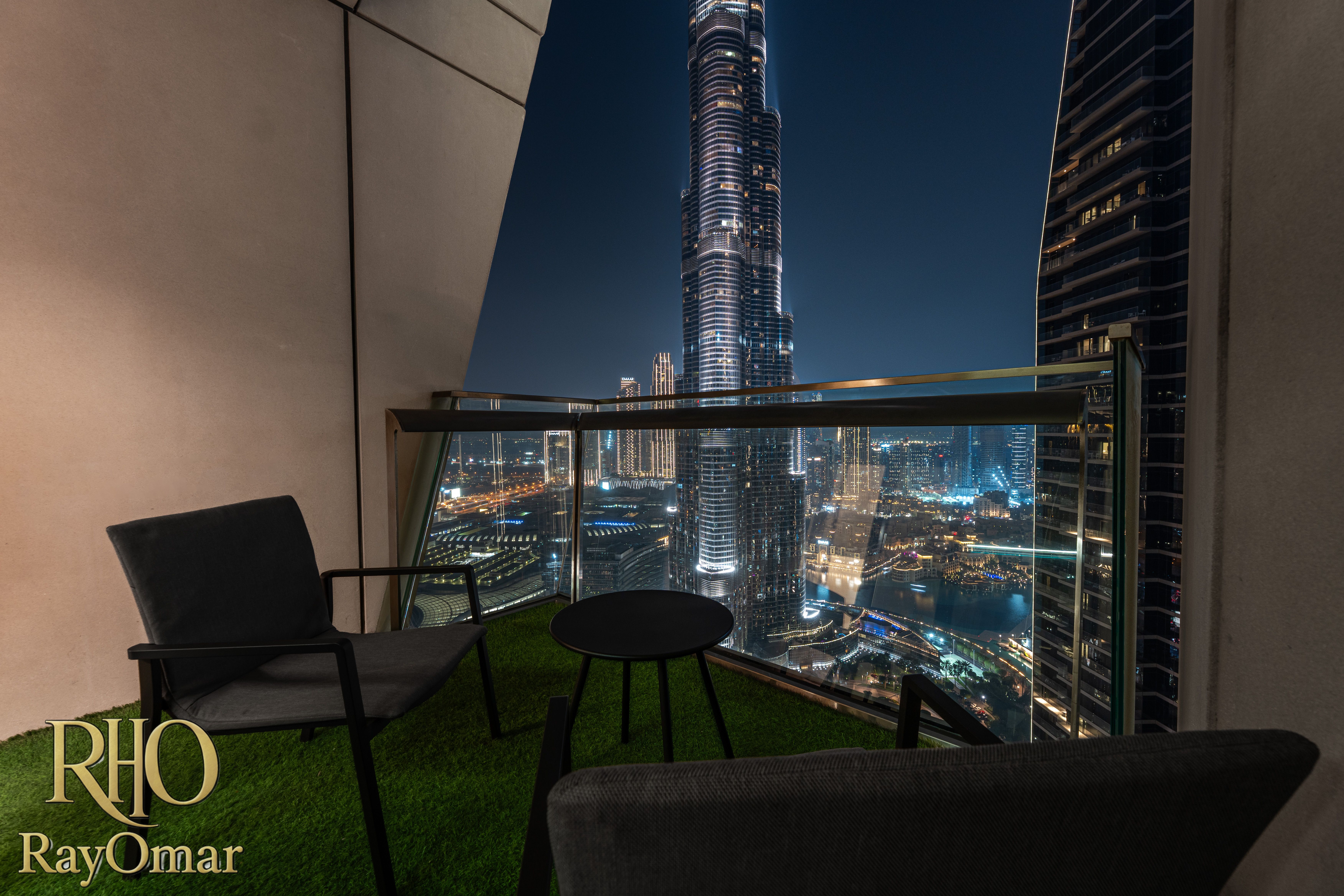 Burj Khalifa & Fountain View with a mall and metro access
