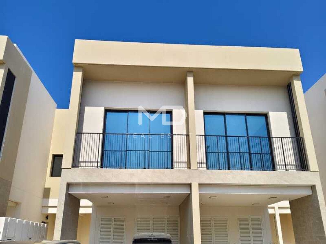 Single Row | Townhouse with Study | Prime Area