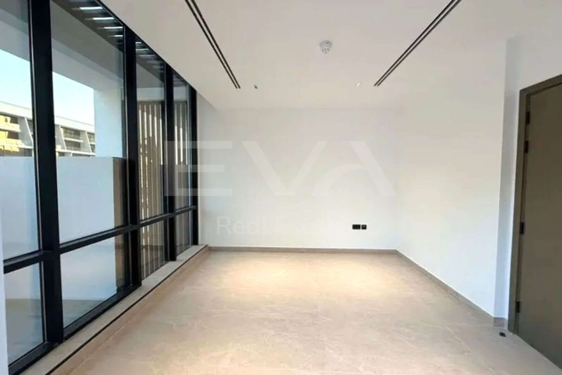 PRIVATE LIFT | 3 BR + MAIDS | VACANT