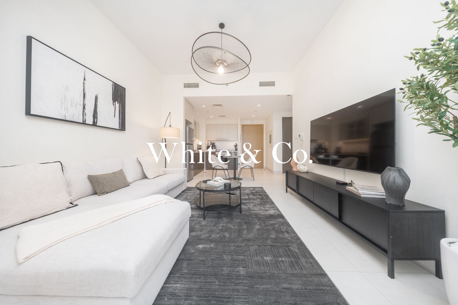 Modern Fully Furnished | 1 Bedroom | Creekside