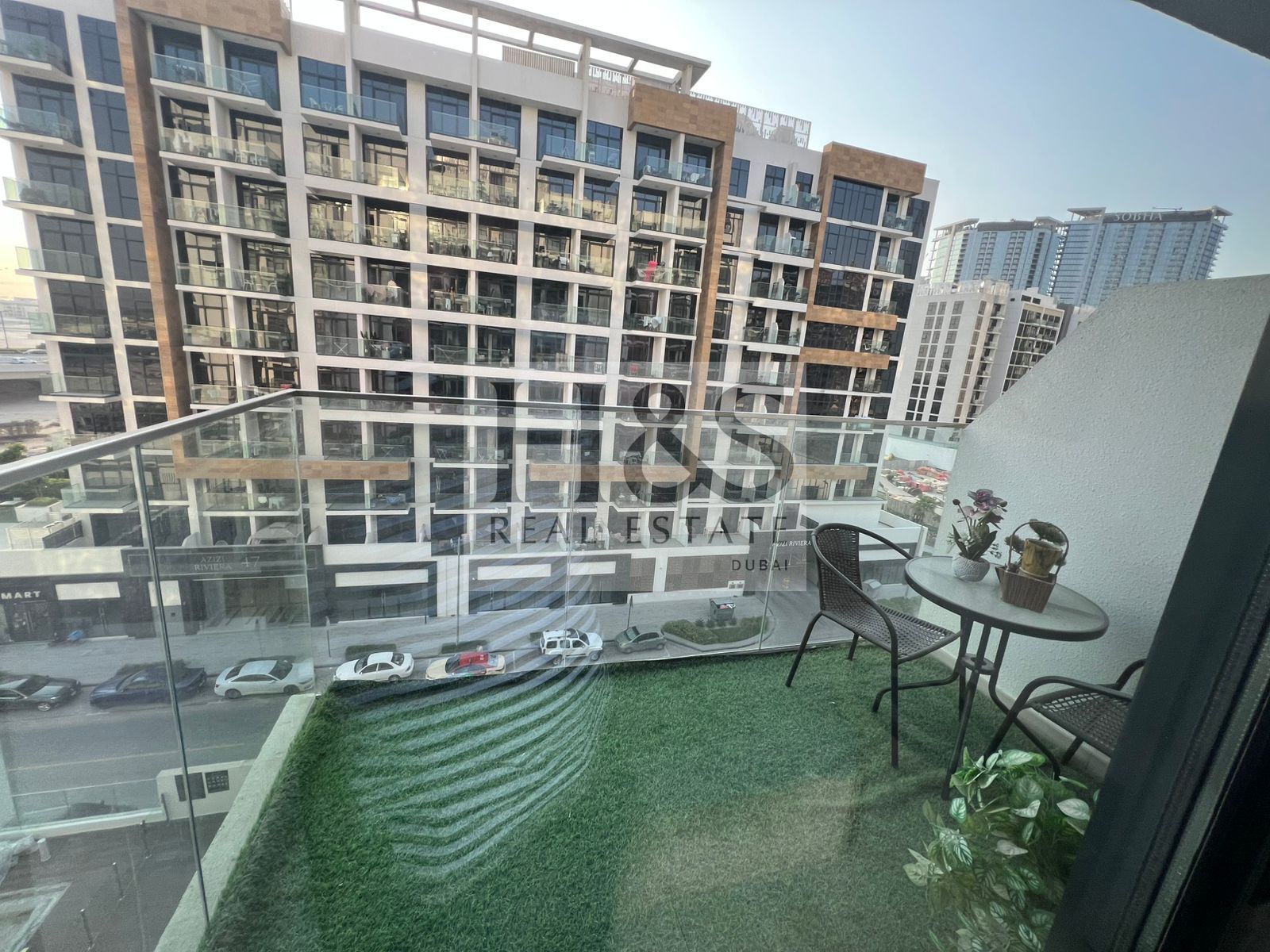POOL VIEW | PRIME LOCATION | BRAND NEW STUDIO