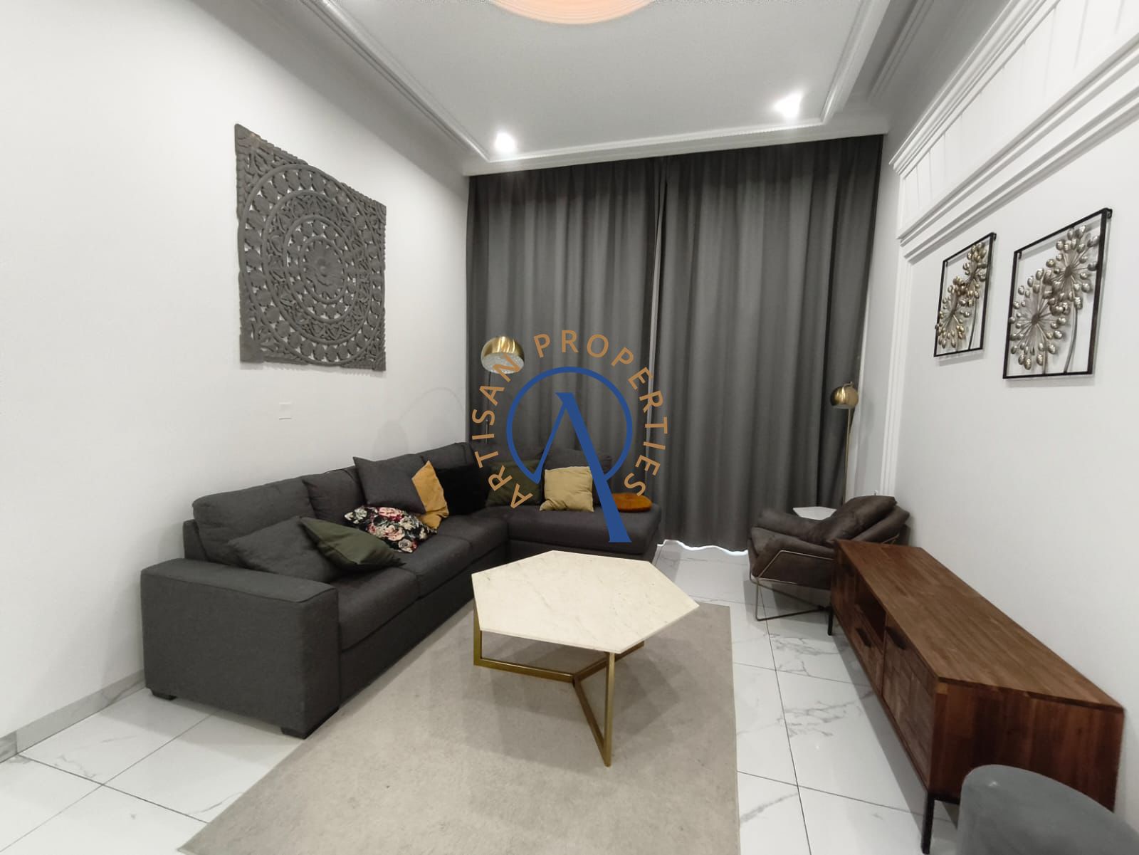 BRANDNEW | STREET VIEW | SPACIOUS