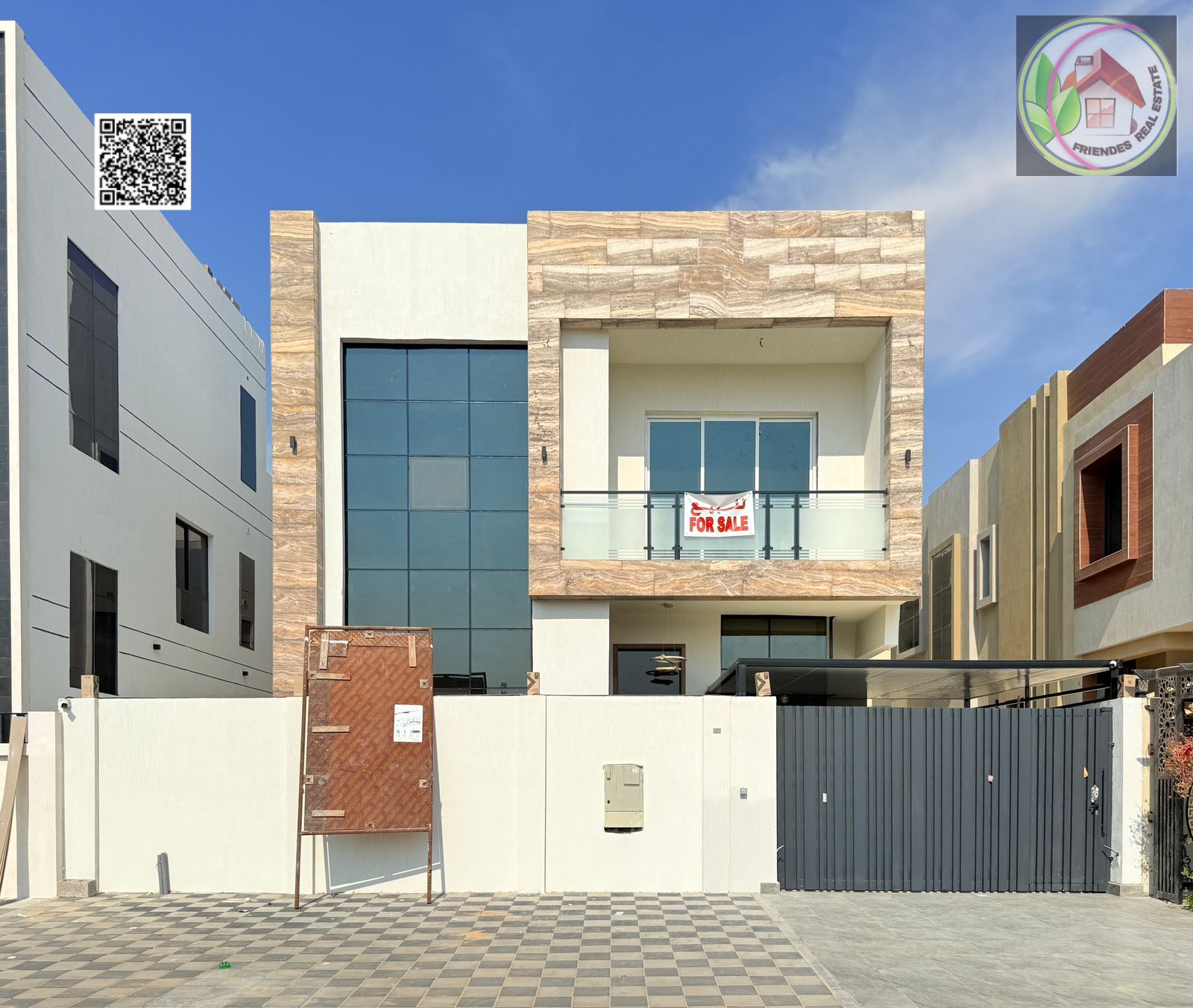 A villa at a bargain price, including registration and ownership fees, two floors and a roof on the main street, ready to live in, in the most prestig