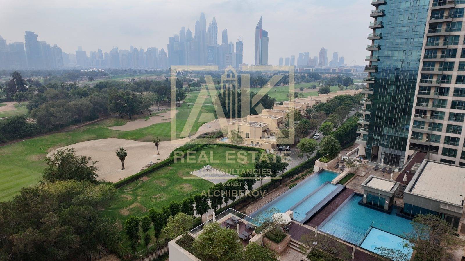 Luxury Living in The Fairways East | Golf Course View