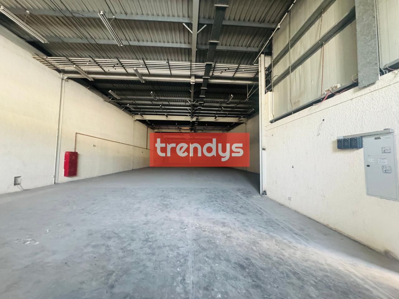 Warehouse with 50 kw power 9,270 SQFT No DREC 20% Tax in RAS AL kHOR