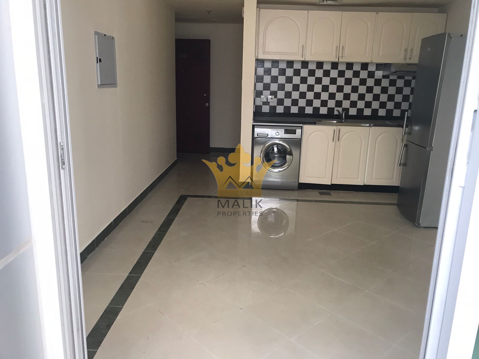 Chiller Free STUDIO with Balcony - Close to METRO