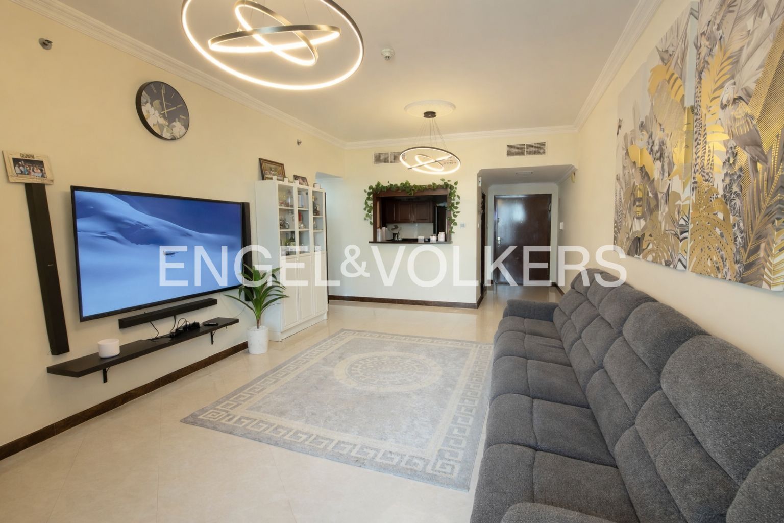 Unfurnished | Upgraded | Spacious