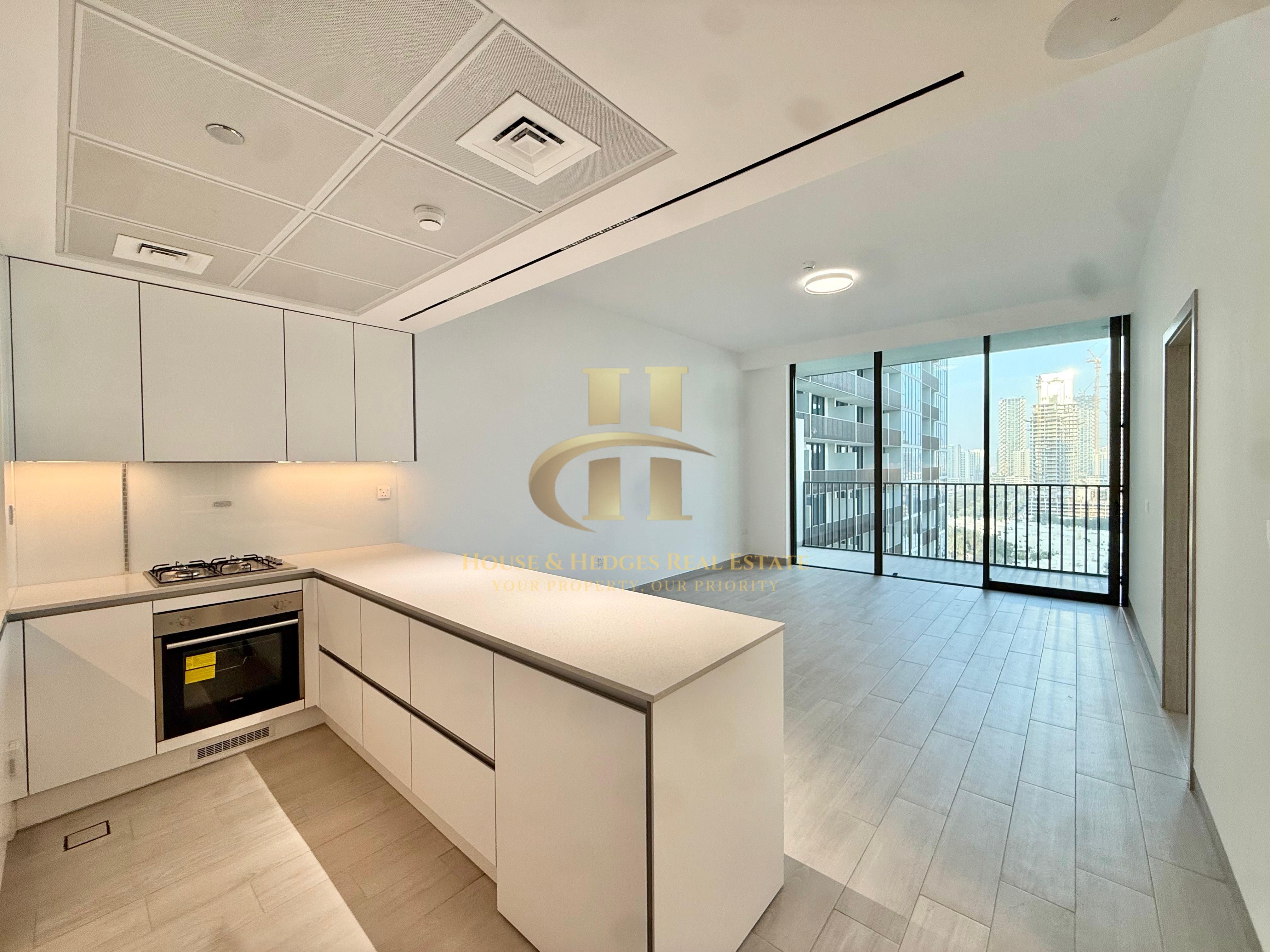 PARK FACING | FIRST TENANT | SPACIOUS SIZE