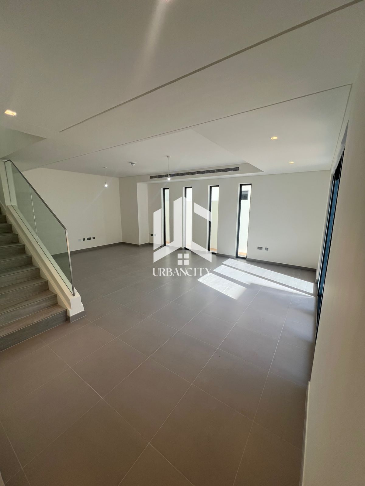 Extravagant | 5 BR + MAID Villa | Backyard Garden